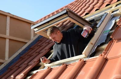 Pose de fenêtres de toit Velux à Lémeré